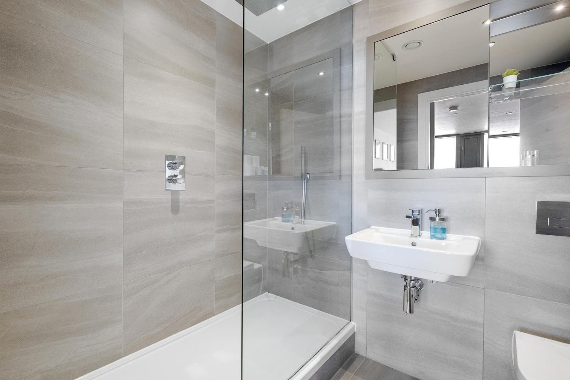 Mercian Luxury Apartments: City Centre Living with Rooftop Terrace Birmingham Exterior photo